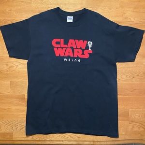 NWOT Gildan Claw Wars Maine Graphic Tee